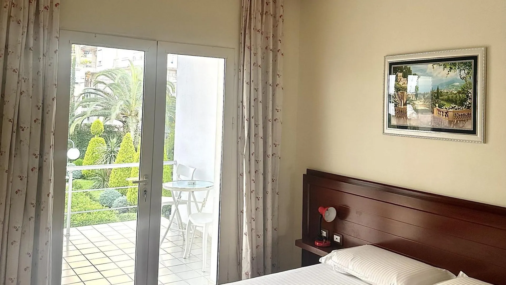 Vila Duraku Sarandë 4*,  Albanien